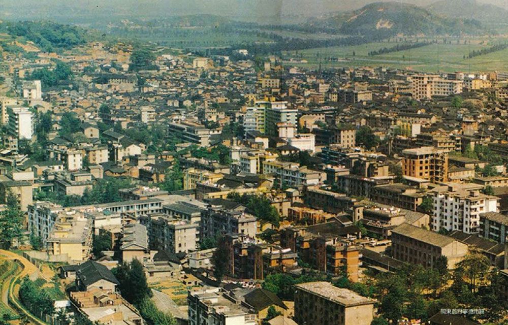 1988年宁德城区风貌。（图源：《习近平在宁德》）